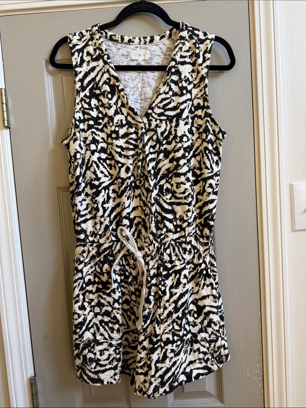 Lou & Grey Black and Cream Printed Sleeveless Romper